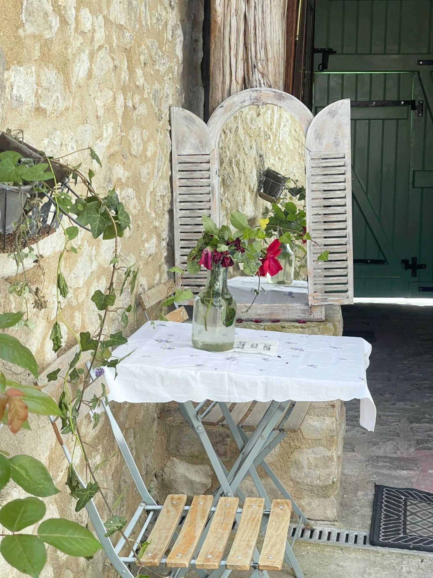 Place Sainte Marguerite Provins Exterior foto
