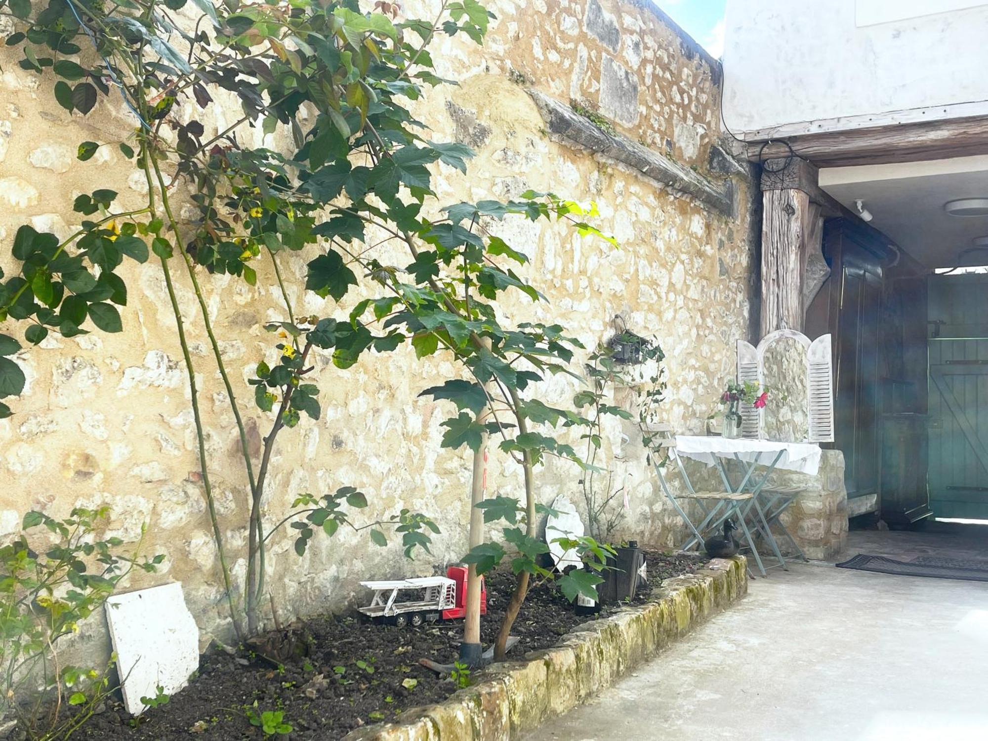Place Sainte Marguerite Provins Exterior foto